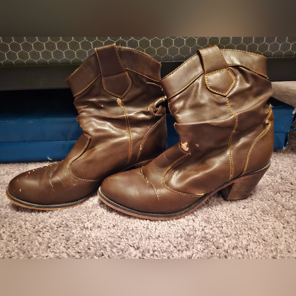 Womens cowboy booties